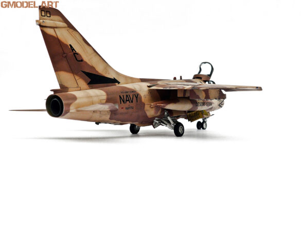 A-7E Corsair II VA-72 Blue Hawks Desert Storm 1991 scale model 1/48