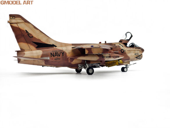 A-7E Corsair II VA-72 Blue Hawks Desert Storm 1991 scale model 1/48