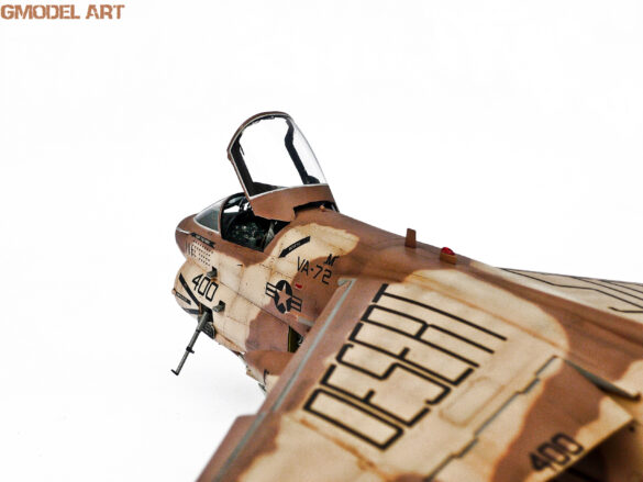 A-7E Corsair II VA-72 Blue Hawks Desert Storm 1991 scale model 1/48