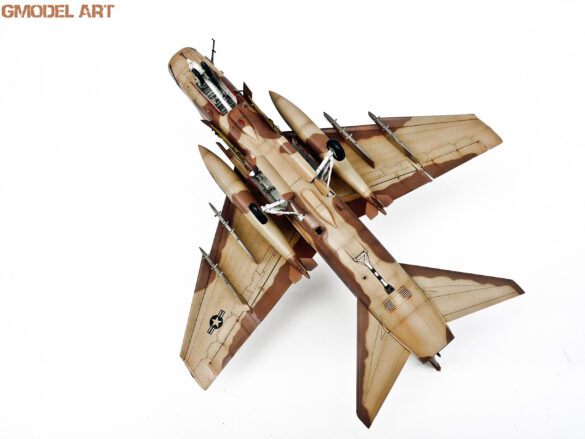 A-7E Corsair II VA-72 Blue Hawks Desert Storm 1991 scale model 1/48