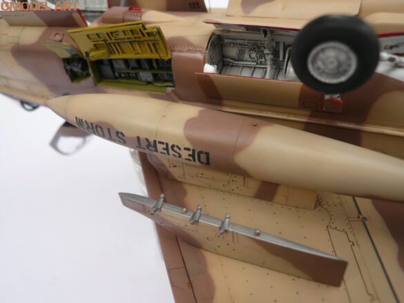 A-7E Corsair II VA-72 Blue Hawks Desert Storm 1991 scale model 1/48