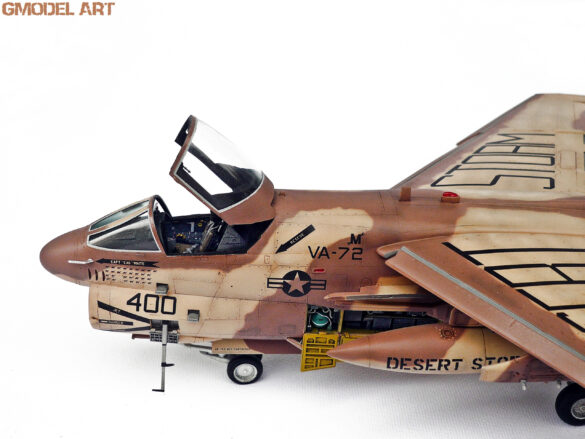 A-7E Corsair II VA-72 Blue Hawks Desert Storm 1991 scale model 1/48