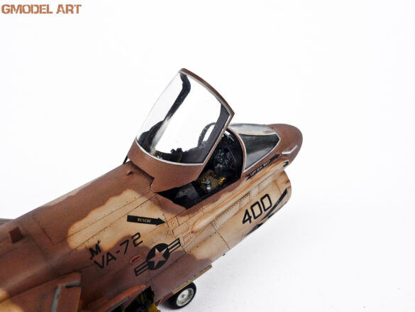 A-7E Corsair II VA-72 Blue Hawks Desert Storm 1991 scale model 1/48