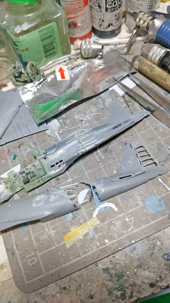 Mitsubishi A6M Zero wreck diorama 1/72 on tropical beach with realistic weathering and ocean waves