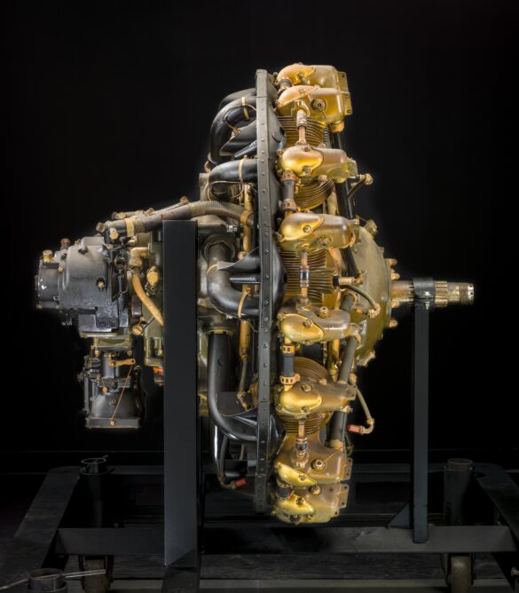 Jacobs (Pratt & Whitney Wasp Jr.) R-985-AN5, Radial 9 Engine (A19600112000) NASM A19600112000 NASM2015 01916