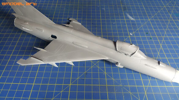 MiG-21MF Bunny Fighter abandoned aircraft model in Eduard 1/48 scale with realistic rust and