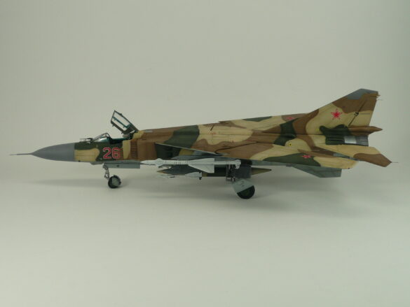 MiG-23ML Red 26 Scale Model Build Guide – Painting, Weathering and Camouflage Techniques MiG-23ML model during camouflage painting process with preshading