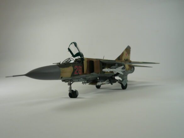 MiG-23ML Red 26 Scale Model Build Guide – Painting, Weathering and Camouflage Techniques MiG-23ML Red 26 scale model with Soviet camouflage and weathering details