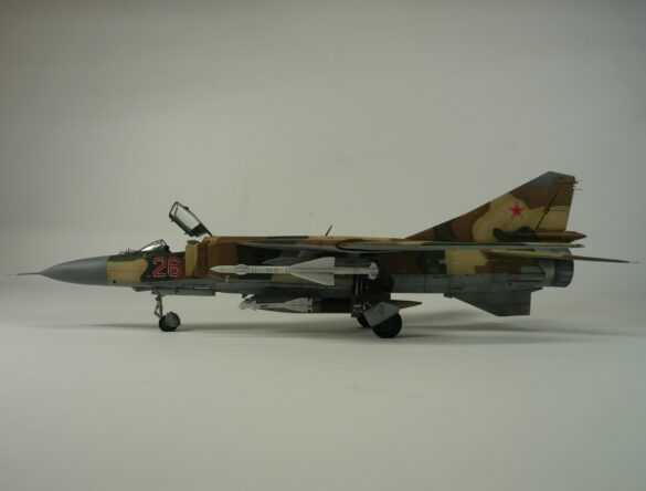 MiG-23ML Red 26 Scale Model Build Guide – Painting, Weathering and Camouflage Techniques MiG-23ML Red 26 scale model with Soviet camouflage and weathering details