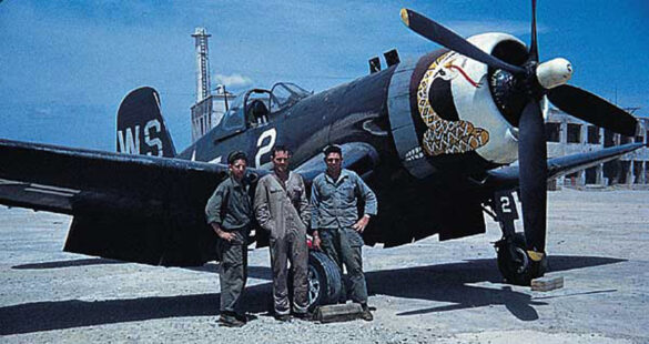Vought F4U 4 Corsair VMA 323 White WS2 Korea 01