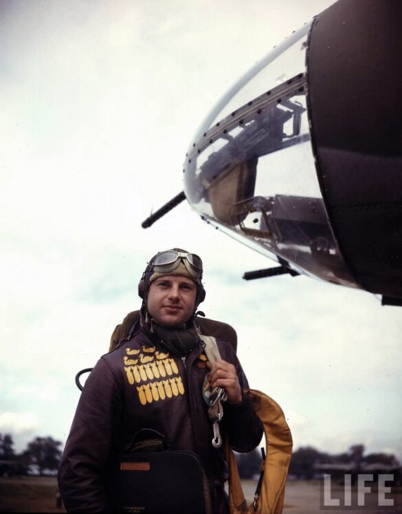 B-26 Marauder WWII bomber olive drab neutral gray camouflage in flight medium bomber USAAF