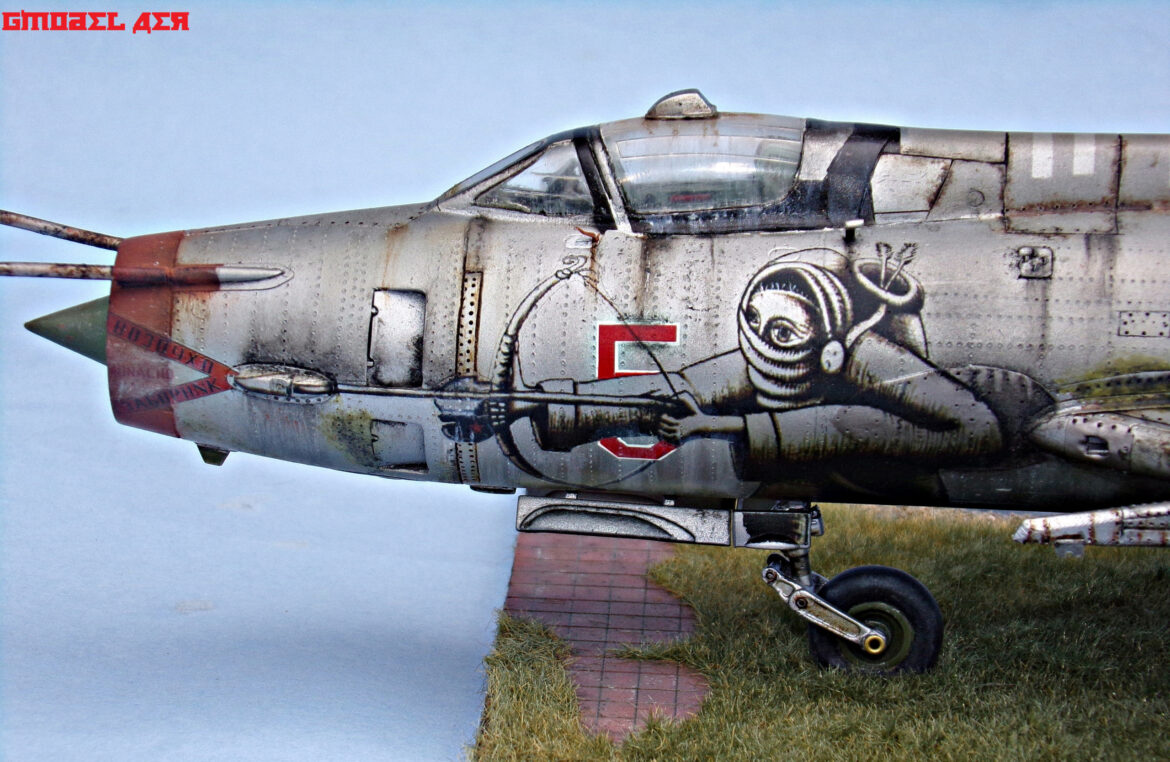 SUKHOI SU-17M 1-48 scale model weathered aluminum finish