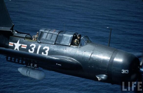 Curtiss SB2C-5 Helldiver dive bomber in Overall Glossy Sea Blue ANA 623 scheme
