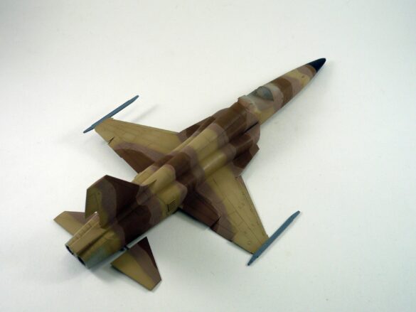 F-5N Tiger II VFC-111 Sundowners AF 113 Bu. No. 761571 – 1/48 Scale Build Review F-5N Tiger II camouflage painting and masking technique