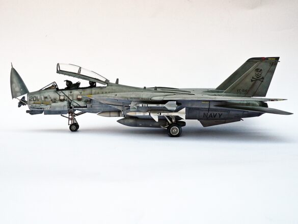 F-14A Tomcat VF-84 Jolly Rogers build 1/48 HobbyBoss F-14A Tomcat weathering effects showing realistic naval aircraft wear and grime