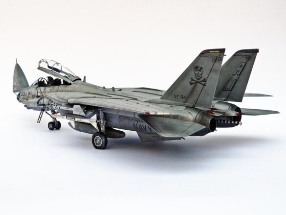 F-14A Tomcat VF-84 Jolly Rogers build 1/48 HobbyBoss F-14A Tomcat weathering effects showing realistic naval aircraft wear and grime
