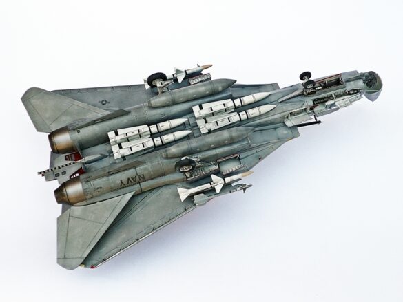 F-14A Tomcat VF-84 Jolly Rogers build 1/48 AIM-54 Phoenix missile mounted on F-14A Tomcat 1/48 scale model aircraft