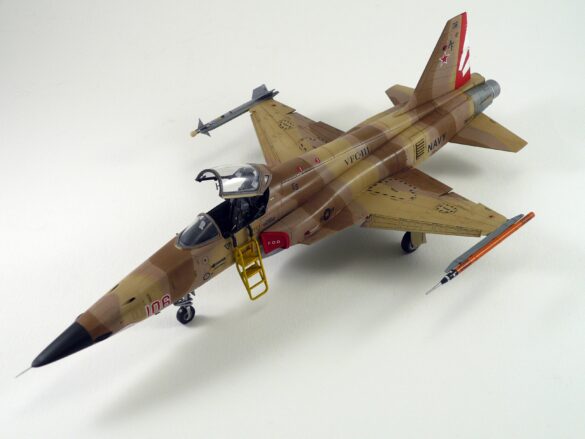 F-5N Tiger II VFC-111 Sundowners Build Review – 1/48 AFV Club Aggressor Camouflage F-5N Tiger II final reveal 1-48 scale build