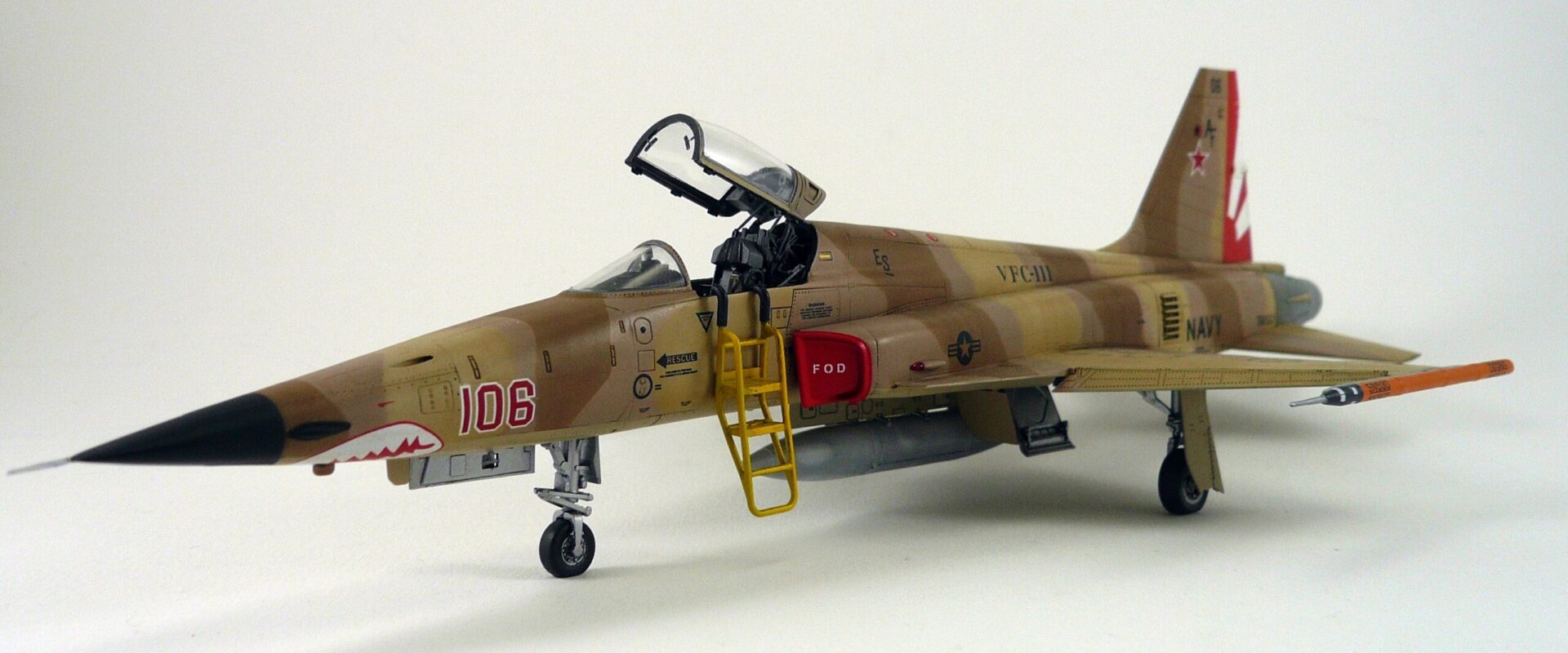F-5N Tiger II VFC-111 Sundowners 1-48 scale primer stage