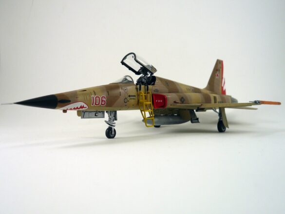 F-5N Tiger II VFC-111 Sundowners Build Review – 1/48 AFV Club Aggressor Camouflage F-5N Tiger II final reveal 1-48 scale build