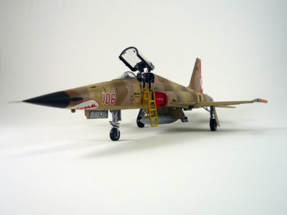 F-5N Tiger II VFC-111 Sundowners Build Review – 1/48 AFV Club Aggressor Camouflage F-5N Tiger II final reveal 1-48 scale build