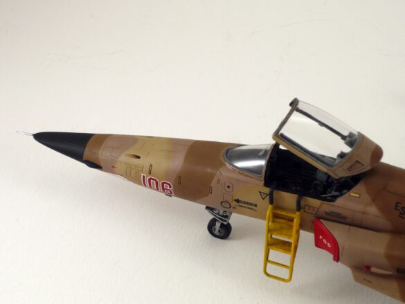 F-5N Tiger II VFC-111 Sundowners Build Review – 1/48 AFV Club Aggressor Camouflage F-5N Tiger II weathering and satin finish detail