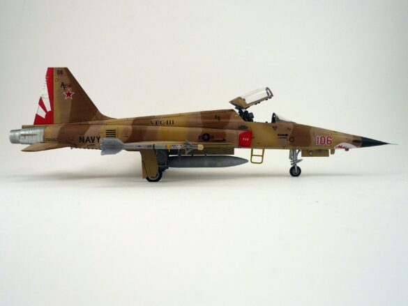 F-5N Tiger II VFC-111 Sundowners Build Review – 1/48 AFV Club Aggressor Camouflage F-5N Tiger II final reveal 1-48 scale build