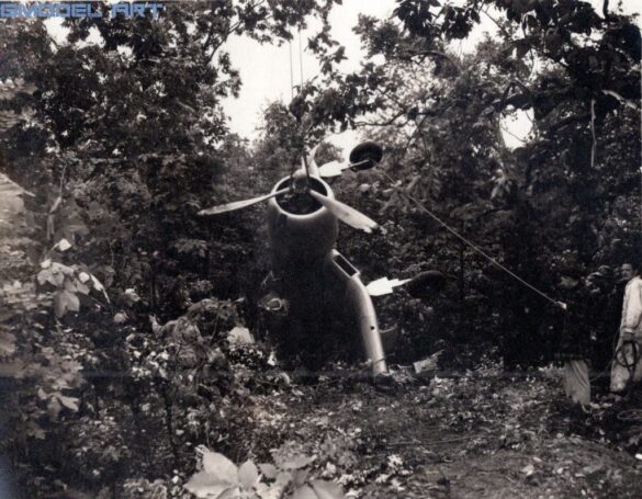 XF4U 1 accident July 9 1940 Photograph courtesy of New England Air Museum Ramsay Library4 1024x797 2