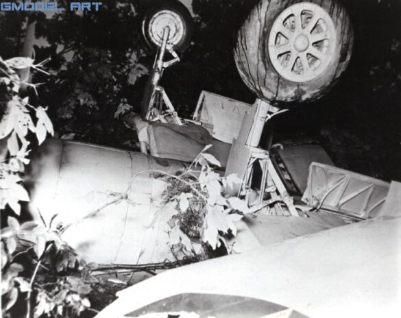 XF4U 1 accident July 9 1940 Photograph courtesy of New England Air Museum Ramsay Library6 1024x813 1