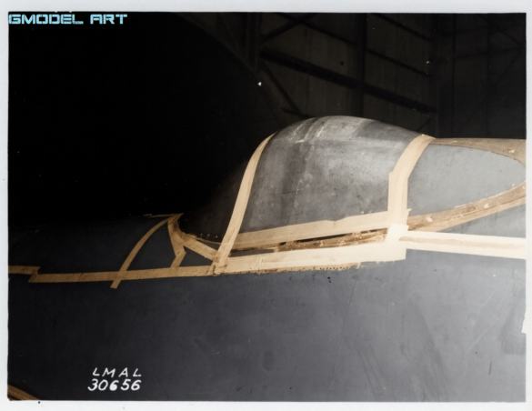 Comparison between birdcage Corsair canopy and Goodyear tear-drop canopy prototype