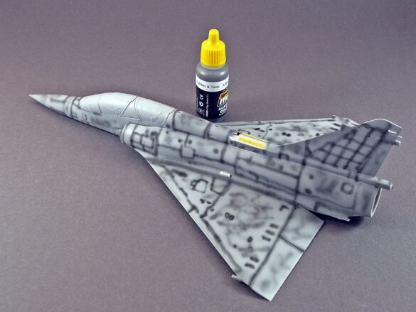Dassault-Breguet Mirage 2000D Mirage 2000D pre-shading using Ammo Rubber and Tires color