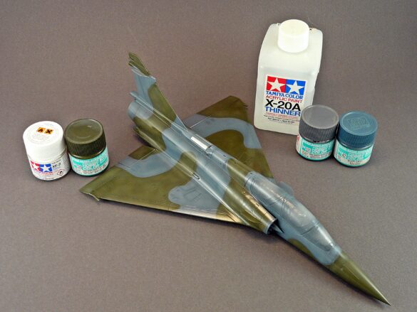 Dassault-Breguet Mirage 2000D Gunze H330 green camouflage applied on Mirage 2000D scale model