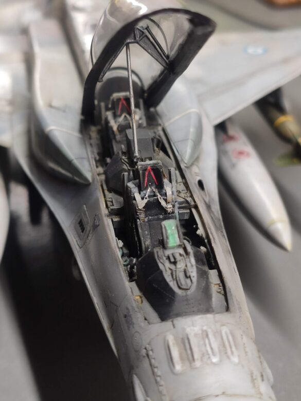 Aires resin cockpit installed in a 1/48 F-16D Block 52+ Advanced model.