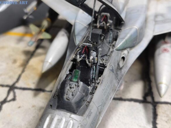 Aires resin cockpit installed in a 1/48 F-16D Block 52+ Advanced model.