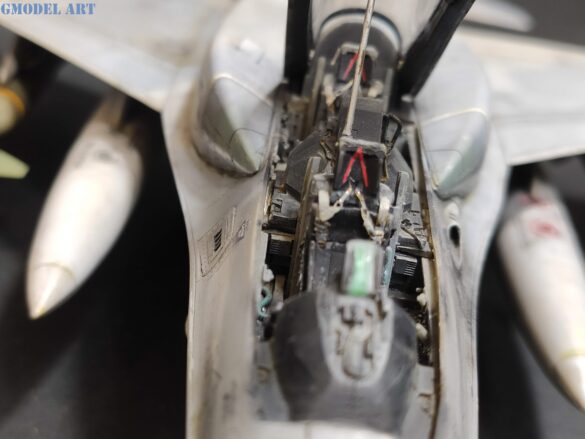 Aires resin cockpit installed in a 1/48 F-16D Block 52+ Advanced model.