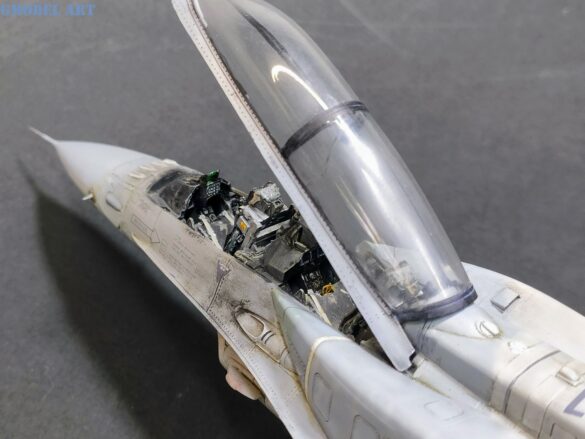 Aires resin cockpit installed in a 1/48 F-16D Block 52+ Advanced model.