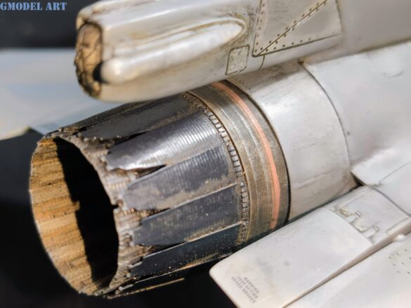 : Upper fuselage and extended spine of the F-16D Block 52+ Advanced during assembly.