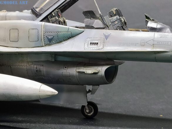 Metallic base coat applied before painting the Have Glass finish on the F-16D Block 52+.