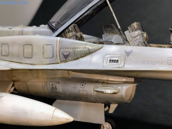 : Conformal Fuel Tanks installed on a Hellenic Air Force F-16D Block 52+ Advanced.