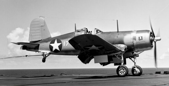 VF-17 F4U-1 Birdcage Corsair wing leading edge painted Intermediate Blue instead of Sea Blue