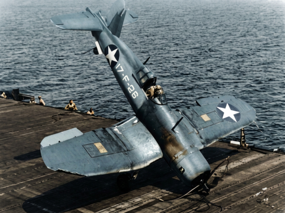 The most complete analysis of the VF-17 F4U-1 Birdcage Corsair, the first squadron to adopt the US Navy tricolor, with photographic documentation and a guide for modelers.
