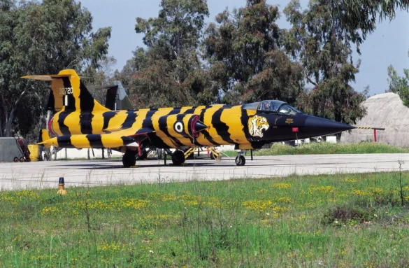 F-104G Starfighter Tiger 63-12720 – Hellenic Air Force F-104G 63-12720, FG720, Hellenic Air Force F-104G, 335 Squadron Tiger, F-104G model, F-104G paint colors, FS 13538, FS 27038