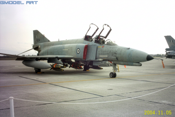 F-4E Phantom II SRA 68-0424 HAF showing its rare one-piece windshield at Larissa Air Base in 2005
