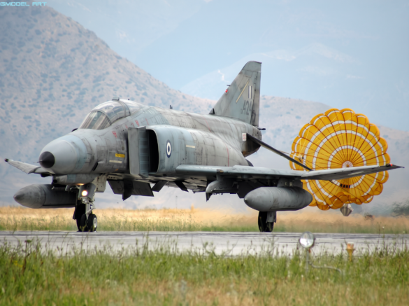 F-4E Phantom II SRA 68-0424 HAF showing its rare one-piece windshield at Larissa Air Base in 2005