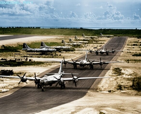 Firefly RESTORE AND CLEAN THIS ORIGINAL WORLD WAR II BLACK AND WHITE PHOTOGRAPH OF A BOEING 314901