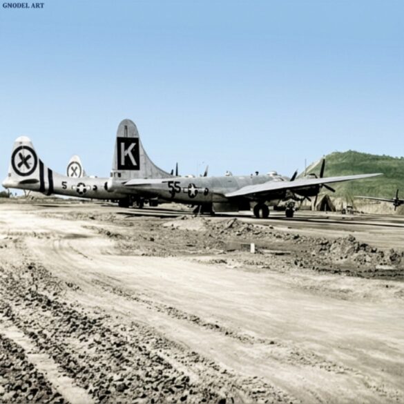 Firefly RESTORE AND CLEAN THIS ORIGINAL WORLD WAR II BLACK AND WHITE PHOTOGRAPH OF A BOEING 432201