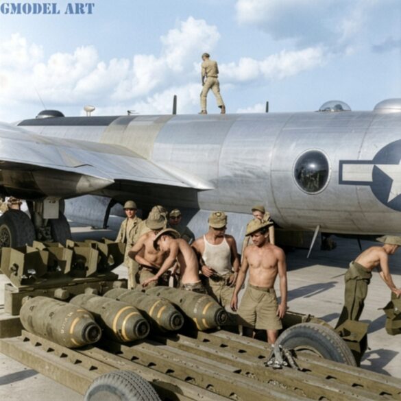 Firefly RESTORE AND CLEAN THIS ORIGINAL WORLD WAR II BLACK AND WHITE PHOTOGRAPH OF A BOEING 569429