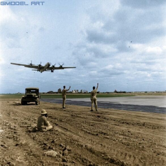 Firefly RESTORE AND CLEAN THIS ORIGINAL WORLD WAR II BLACK AND WHITE PHOTOGRAPH OF A BOEING 939060