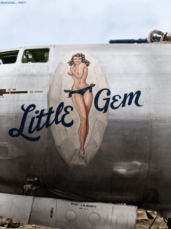 Firefly COLORIZE THIS RESTORED ORIGINAL WORLD WAR II BLACK AND WHITE PHOTOGRAPH OF A BOEING B 668504