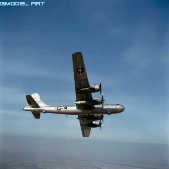 Firefly RESTORE AND CLEAN THIS ORIGINAL WORLD WAR II BLACK AND WHITE PHOTOGRAPH OF A BOEING B 132130
